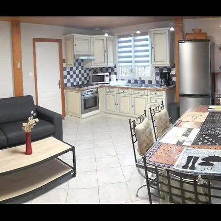 Petite Maison Dans La Prairie * Crasville